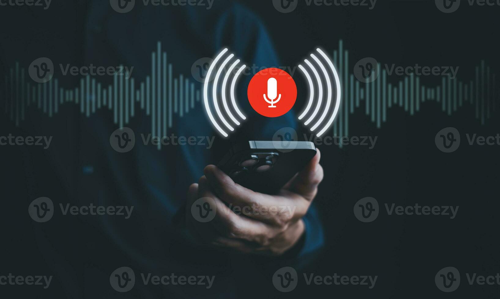 homme d'affaire en utilisant mobile et toucher microphone bouton sur virtuel filtrer. Blog Blog parler parler La publicité présentation, voix reconnaissance, discours détection et Profond apprentissage application, voix assistance photo