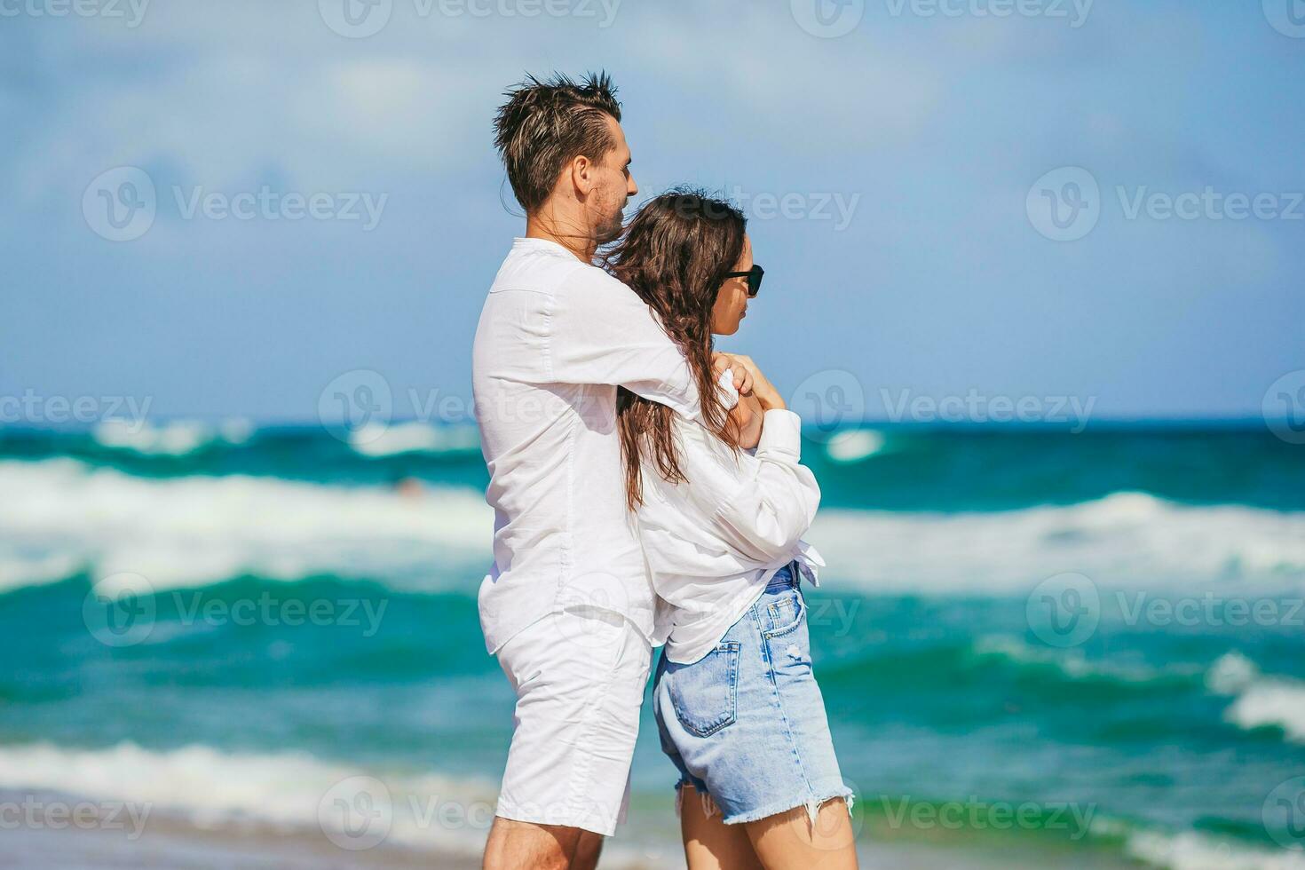 jeune couple en vacances à la plage en floride photo