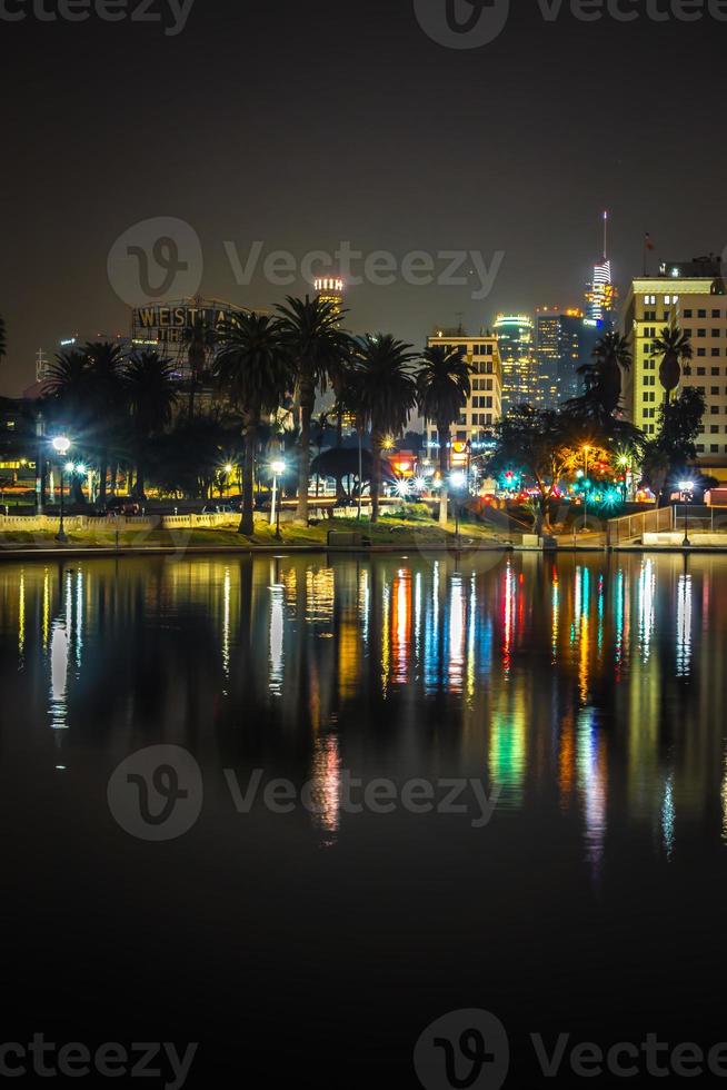 centre-ville de los angeles skyline at night photo