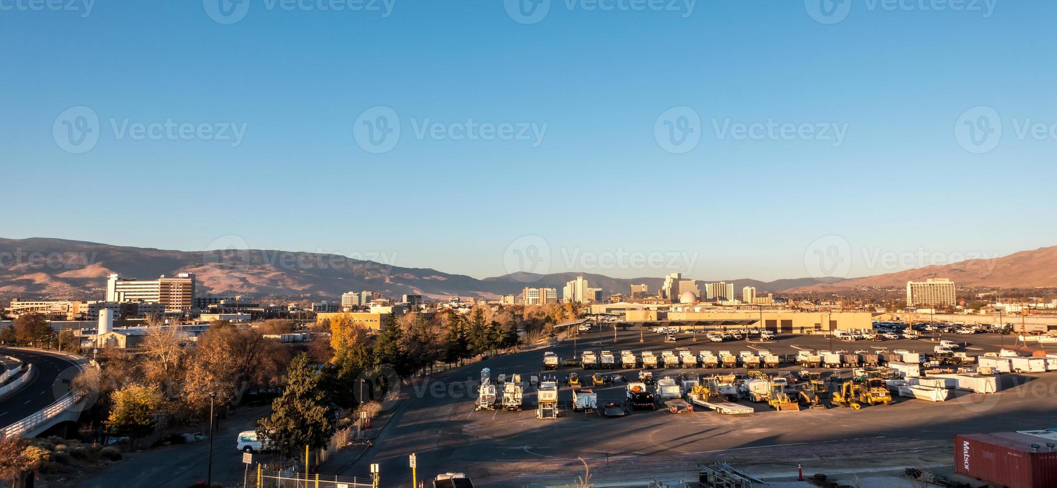 reno nevada toits de la ville tôt le matin photo