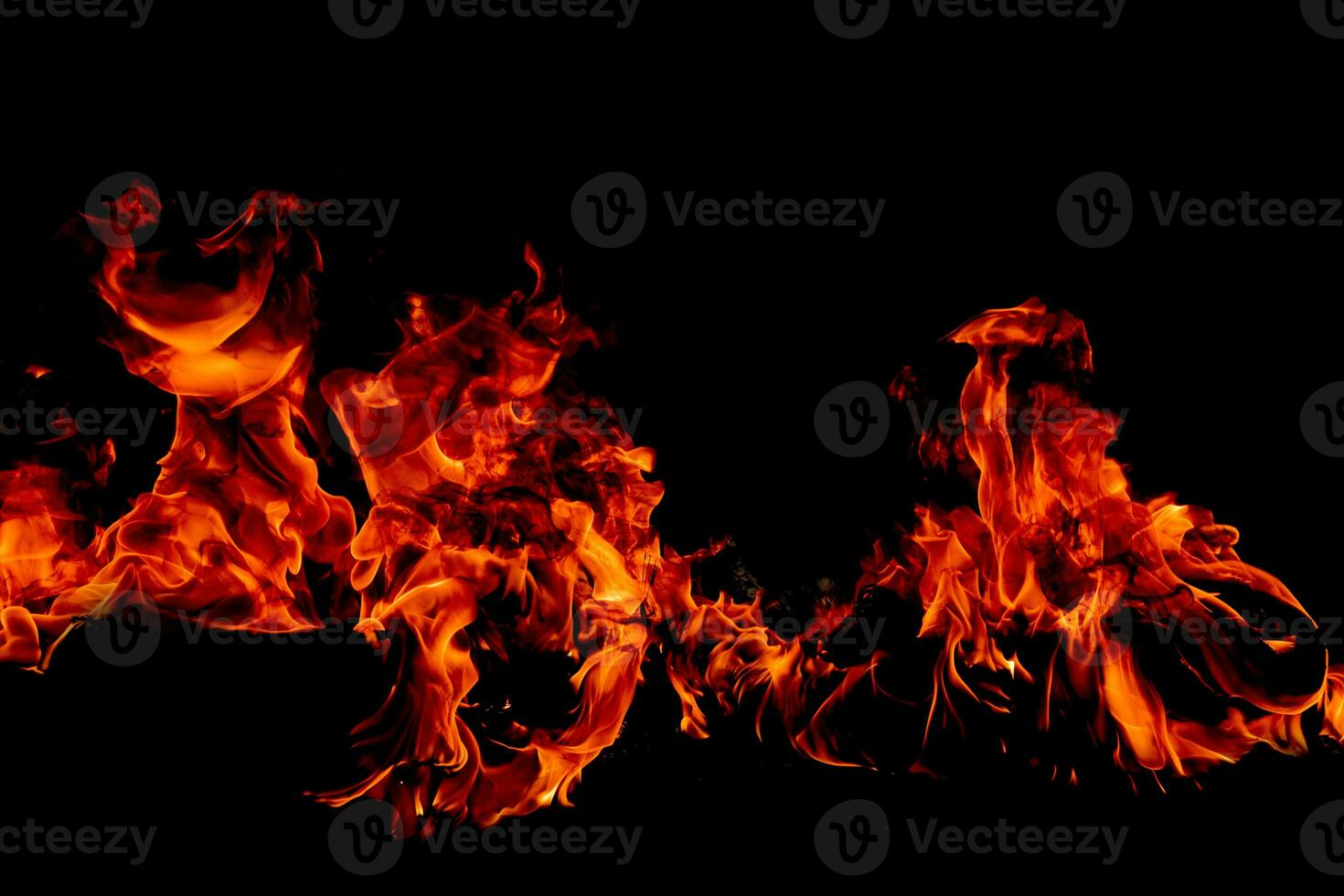 flammes de feu sur fond noir d'art abstrait photo