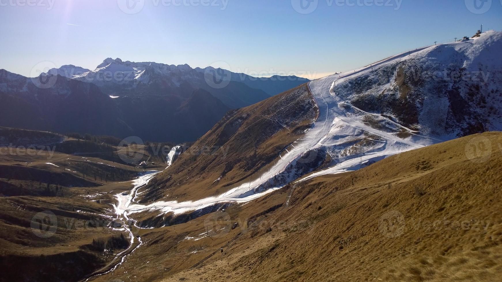 ski sur piste artificielle photo