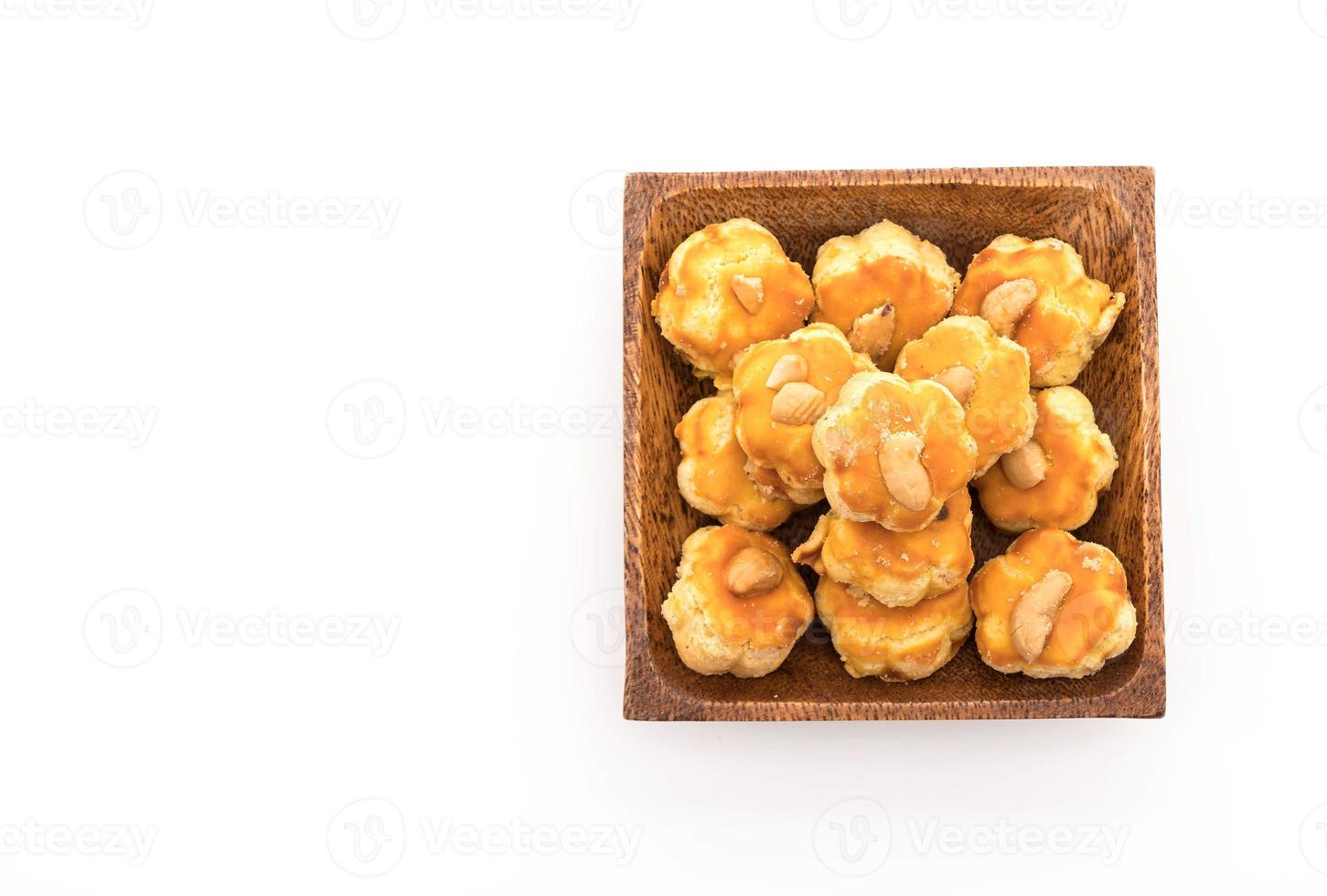 biscuits au durian sur fond blanc photo