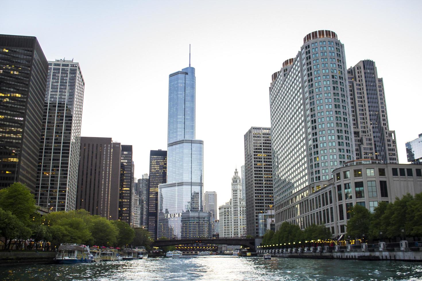 Le centre-ville de Chicago au crépuscule 2017 photo