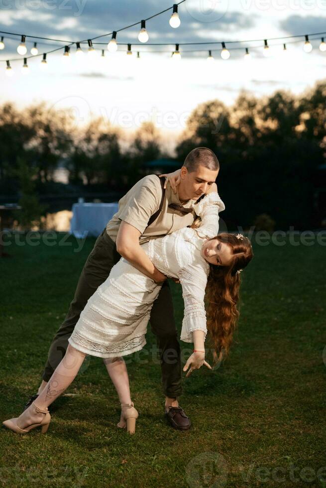 la première danse de mariage des mariés photo