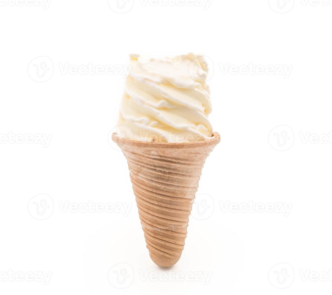 cornet de crème glacée à la vanille sur fond blanc photo
