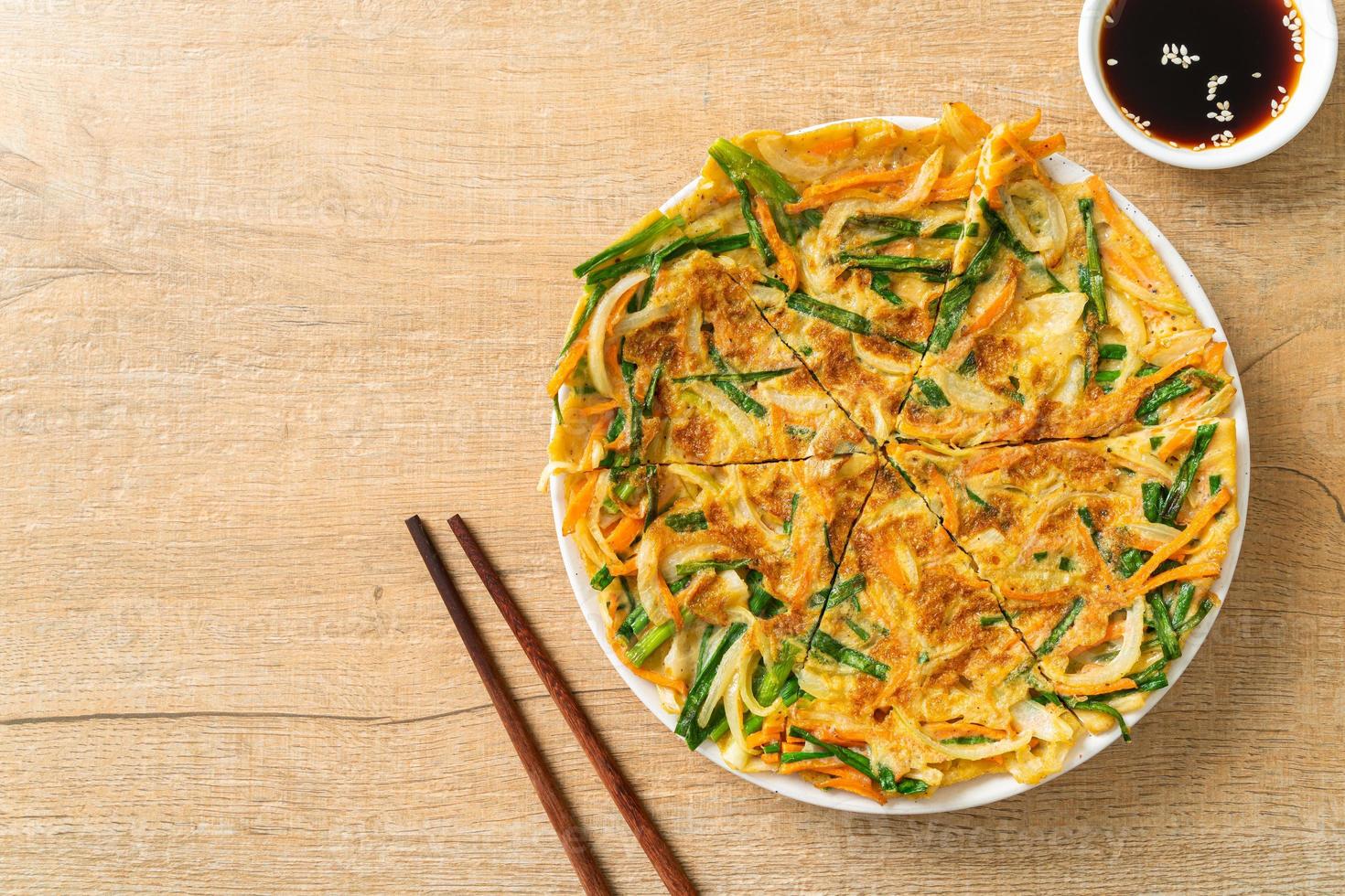 pajeon ou crêpe coréenne ou pizza coréenne photo