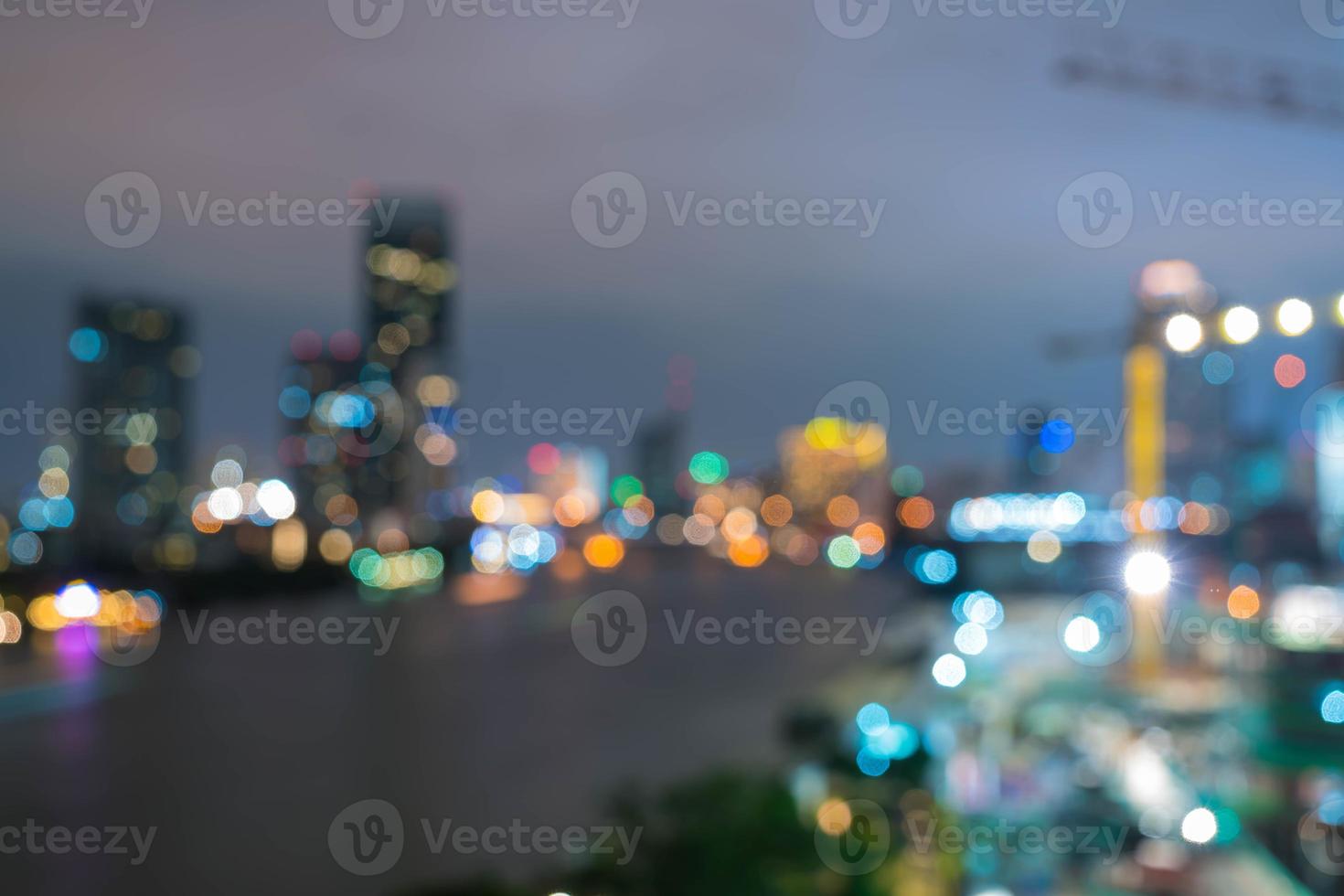 flou abstrait ville de bangkok en thaïlande la nuit photo