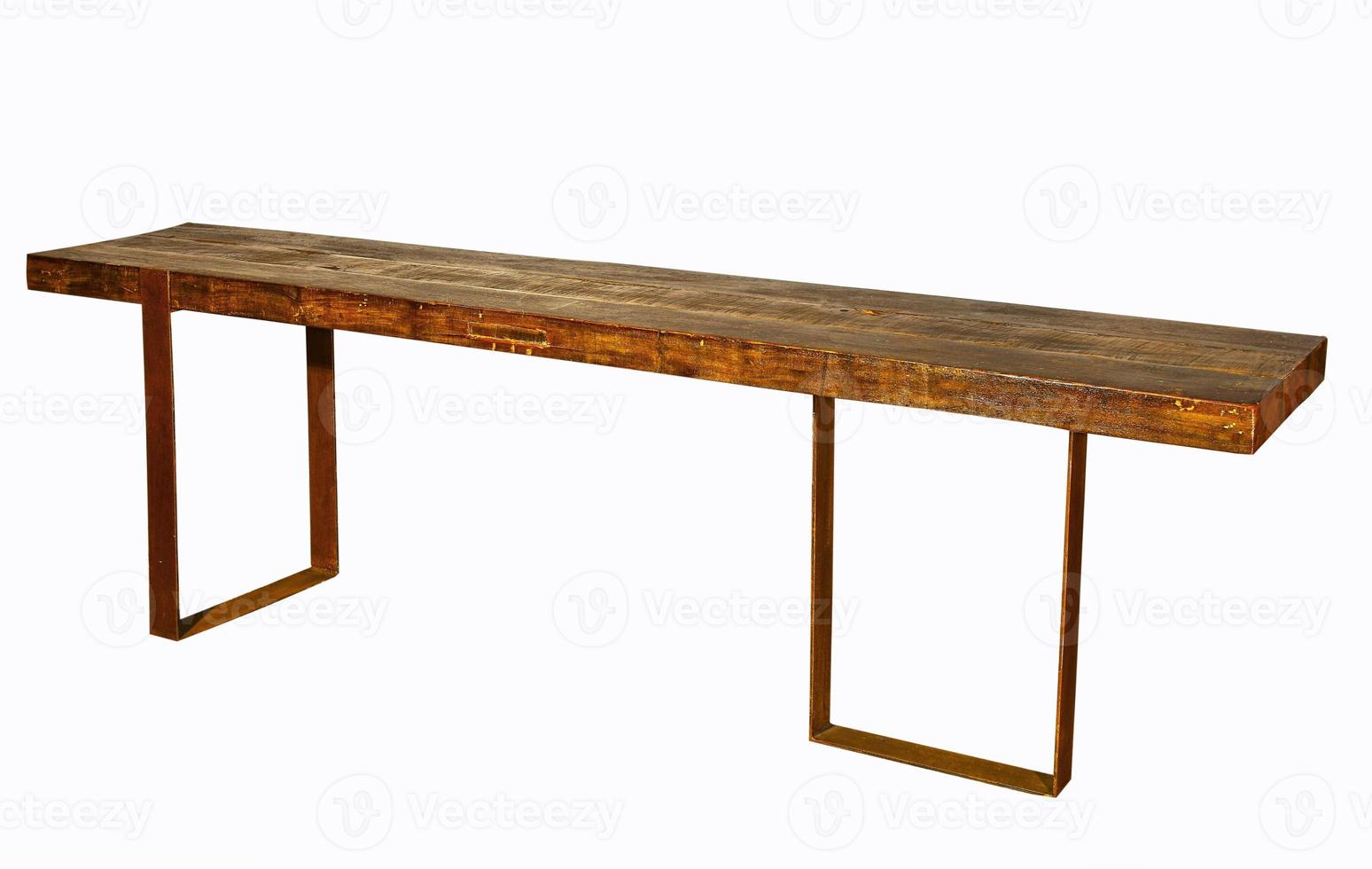 table en bois antique, isolé sur fond blanc photo