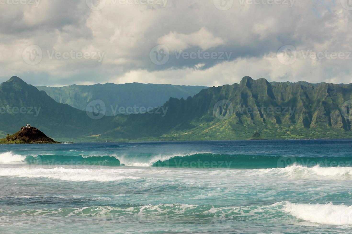 vagues tropicales déferlant photo