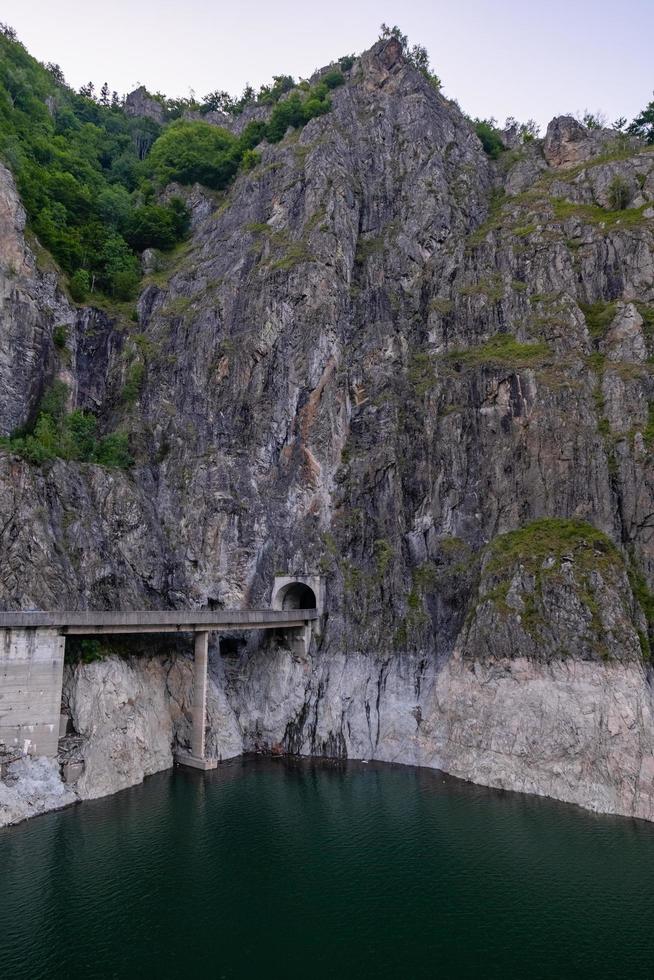 barrage de vidraru en roumanie photo