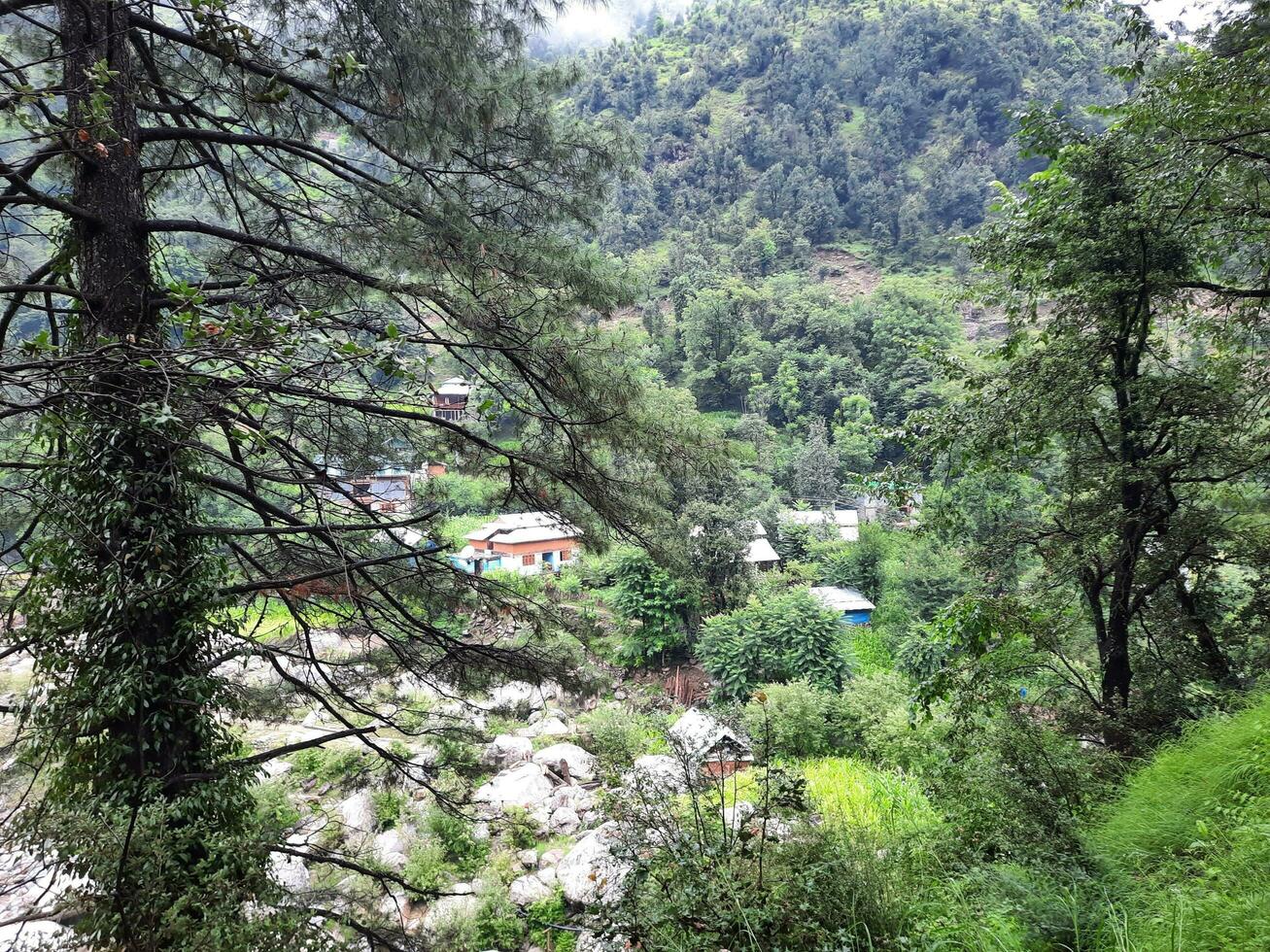 magnifique journée temps vue de Naturel beauté de Jagran, nélum vallée, cachemire. Jagran, neelam vallée est célèbre pour ses Naturel beauté. photo