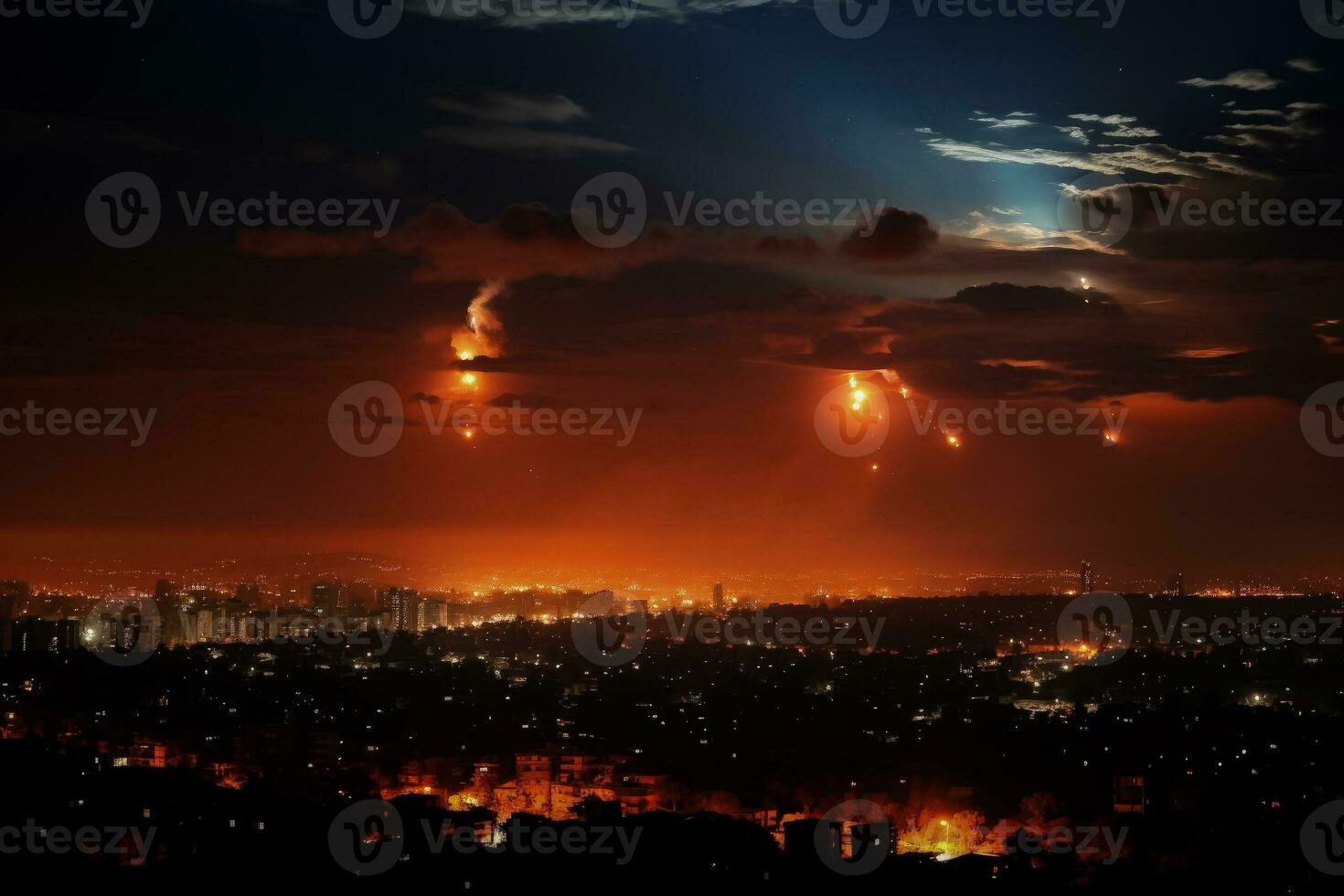 la nuit horizon allumé par fusées éclairantes pendant militaire opérations dans Israël photo