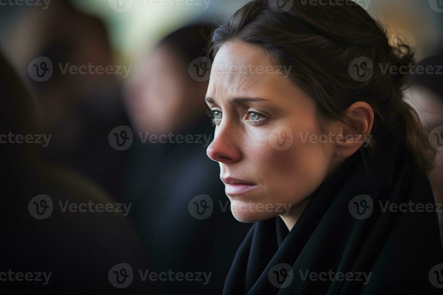 portrait de une triste femme avec une funéraire bouquet de fleurs ai généré photo