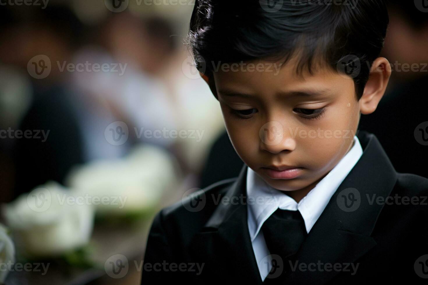 portrait de peu asiatique garçon avec triste expression.funérailles concept ai généré photo