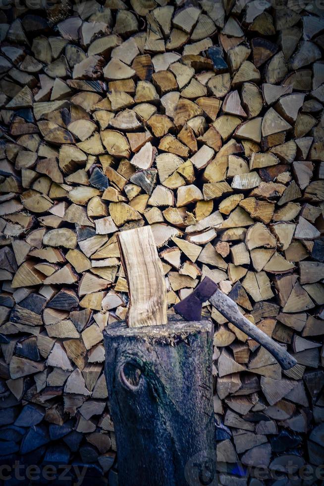 une pile de bois de chauffage photo