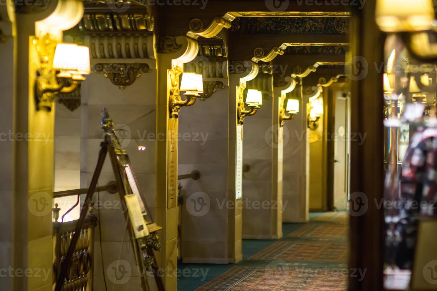 intérieur du hall de l'hôtel historique de luxe photo