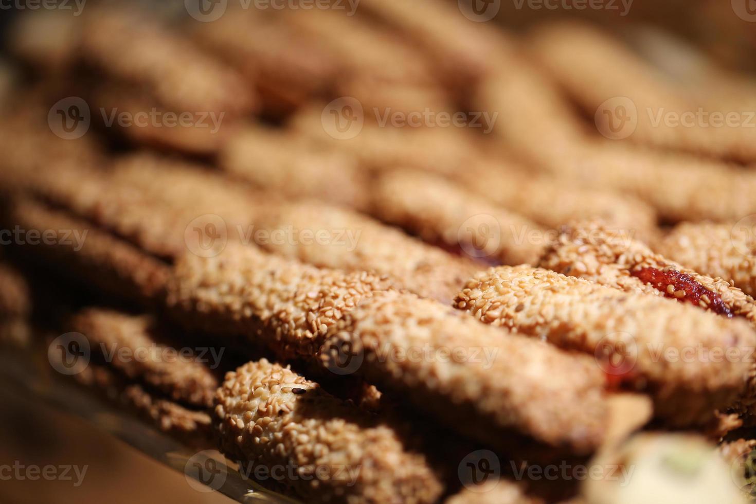 pain frit au sésame, produits de boulangerie, pâtisserie et boulangerie photo