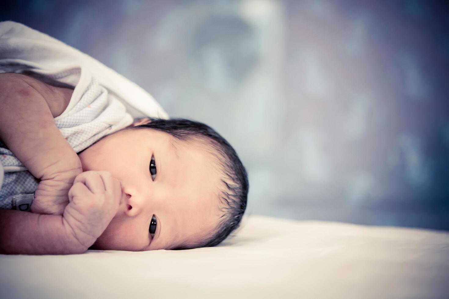 bébé nouveau-né mignon photo