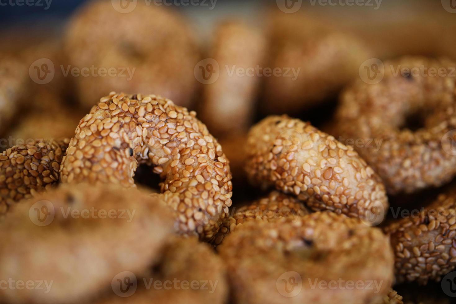 petits bagels, bagels au sésame, bagel à l'huile fraîche photo