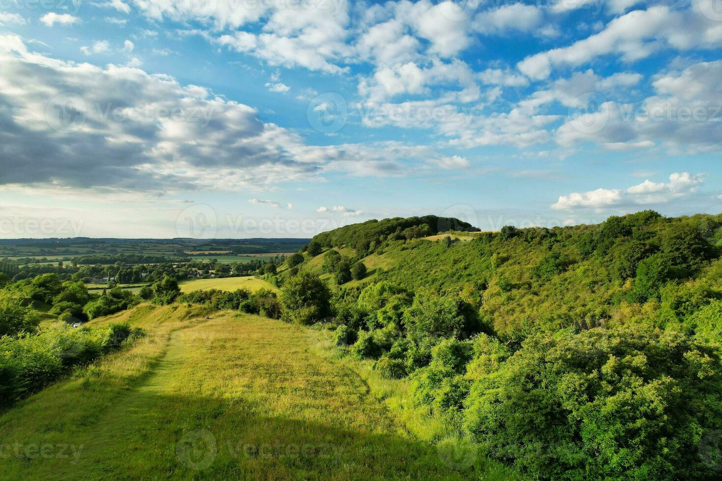 plus magnifique Britanique campagne paysage à aiguiser claquettes vallée de Angleterre luton, Royaume-Uni. image a été capturé sur juin 24, 2023 photo