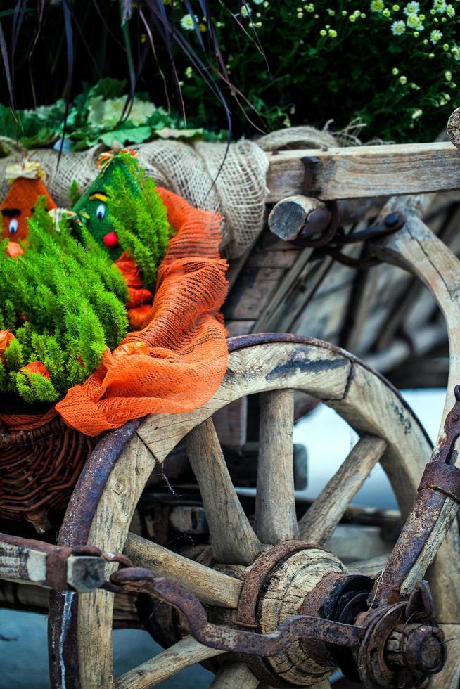 vieilles roues de chariot de chariot de cheval en bois photo