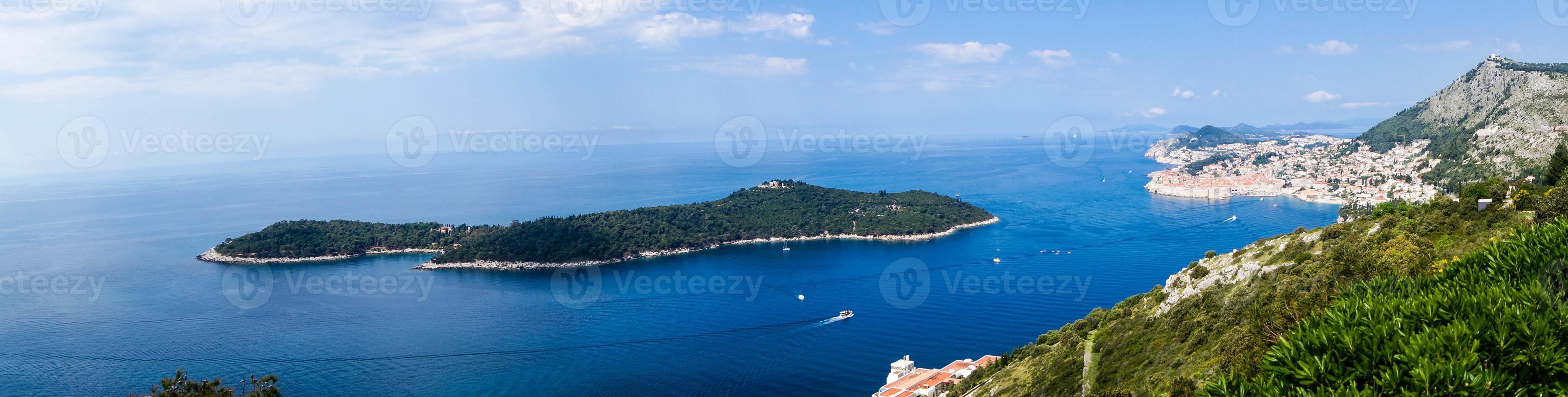 vue depuis le mont sdr sur otok lokrum, île près de dubrovnik croatie photo
