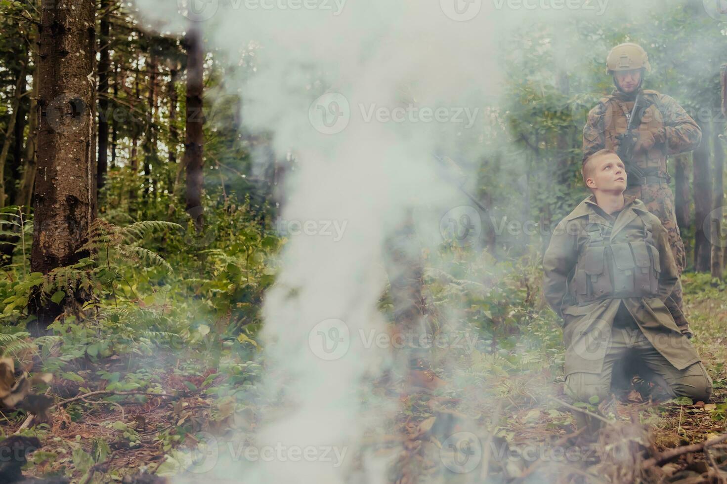 soldats équipe a été Capturer vivant terroriste et interrogatoire leur sur leur sur spécial tactique violent façon photo