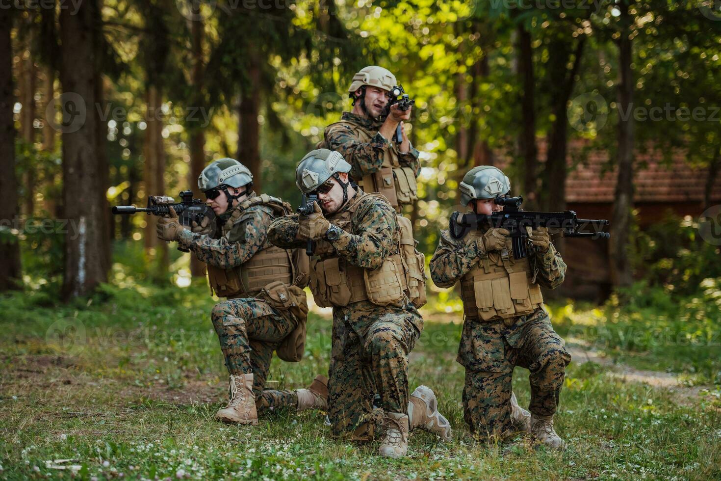 soldat combattants permanent ensemble avec des fusils. groupe portrait de nous armée élite membres, privé militaire entreprise les militaires, anti terroriste équipe photo