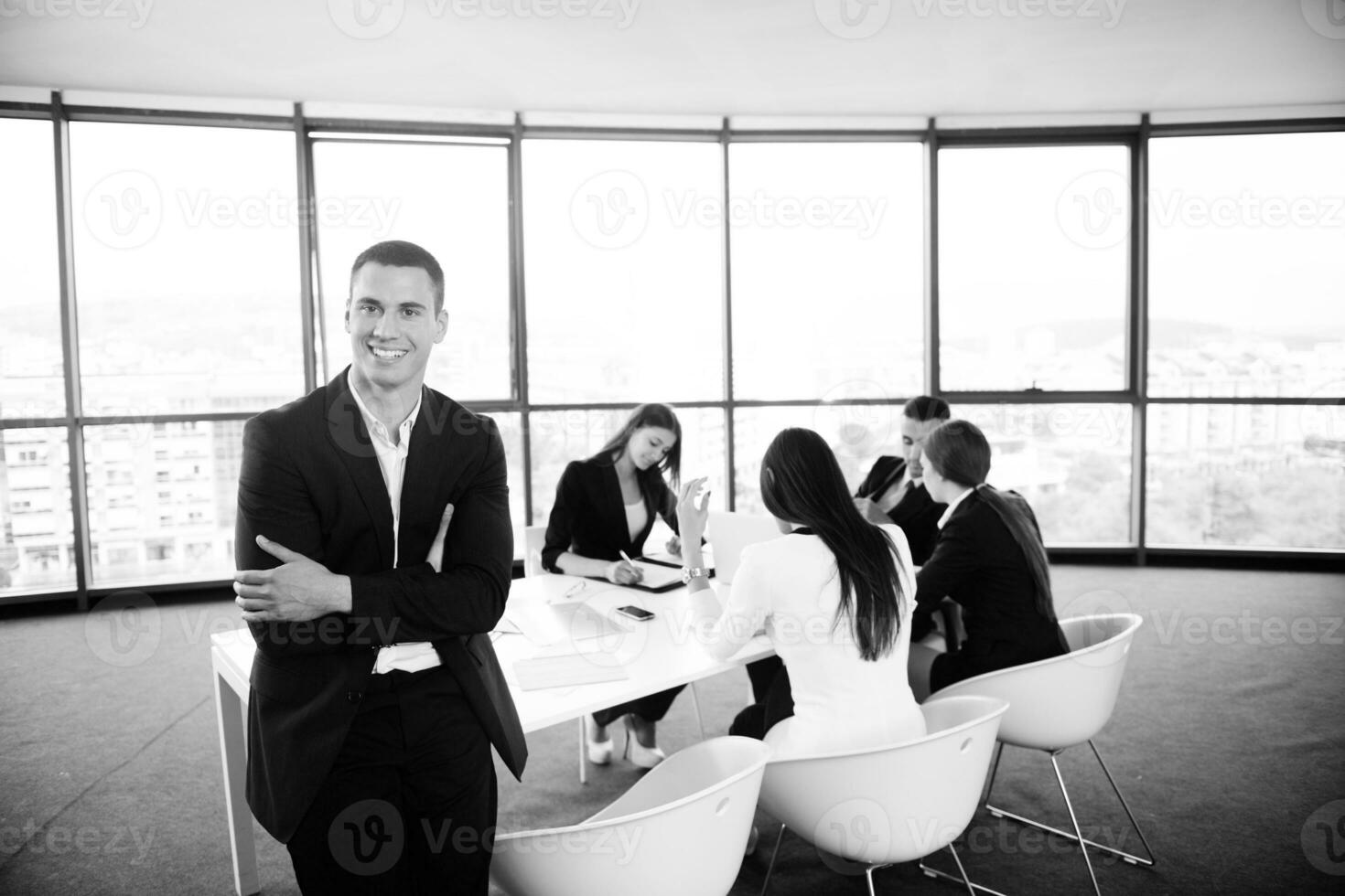 gens d'affaires lors d'une réunion au bureau photo