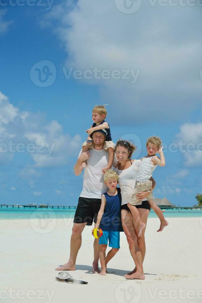 famille heureuse en vacances photo