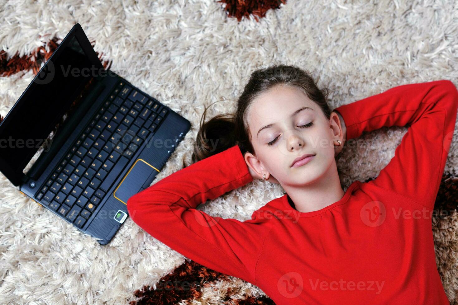 content école fille relaxant à Accueil photo