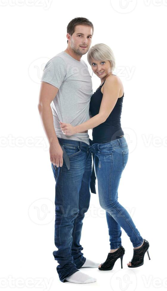 jeune couple isolé sur fond blanc photo