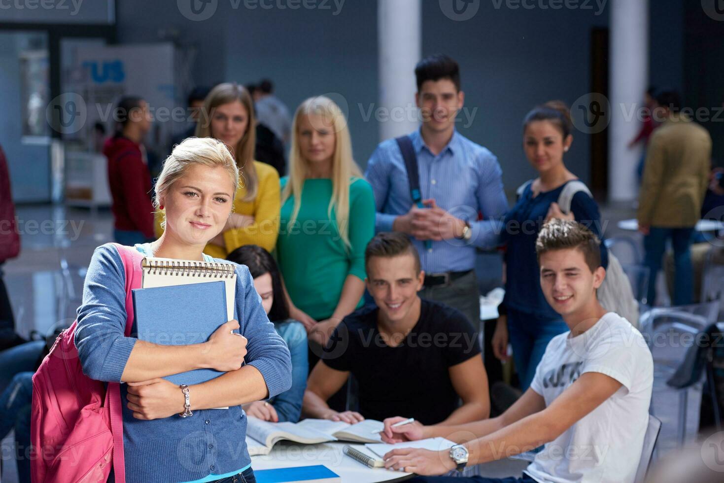 étude de groupe d'étudiants photo