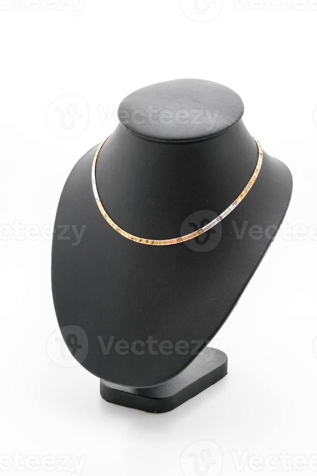 beau collier de luxe avec collier de support de bijoux sur blanc photo