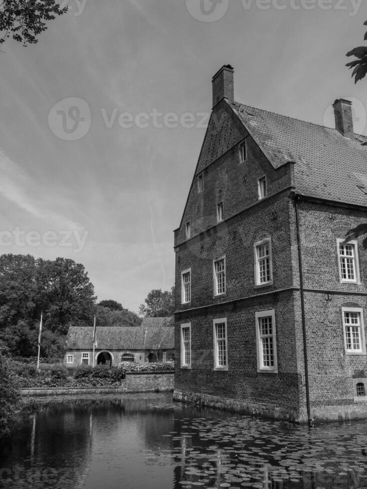 vieux château en westphalie photo