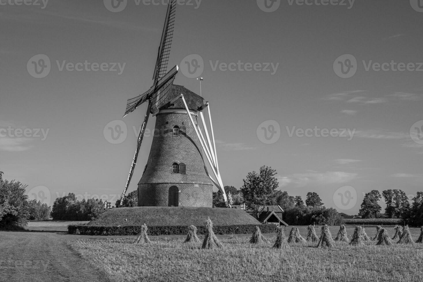 Moulin à vent aux Pays-Bas photo