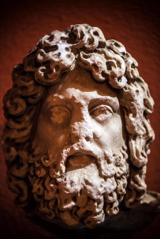 statue de visage en marbre de la Grèce antique photo