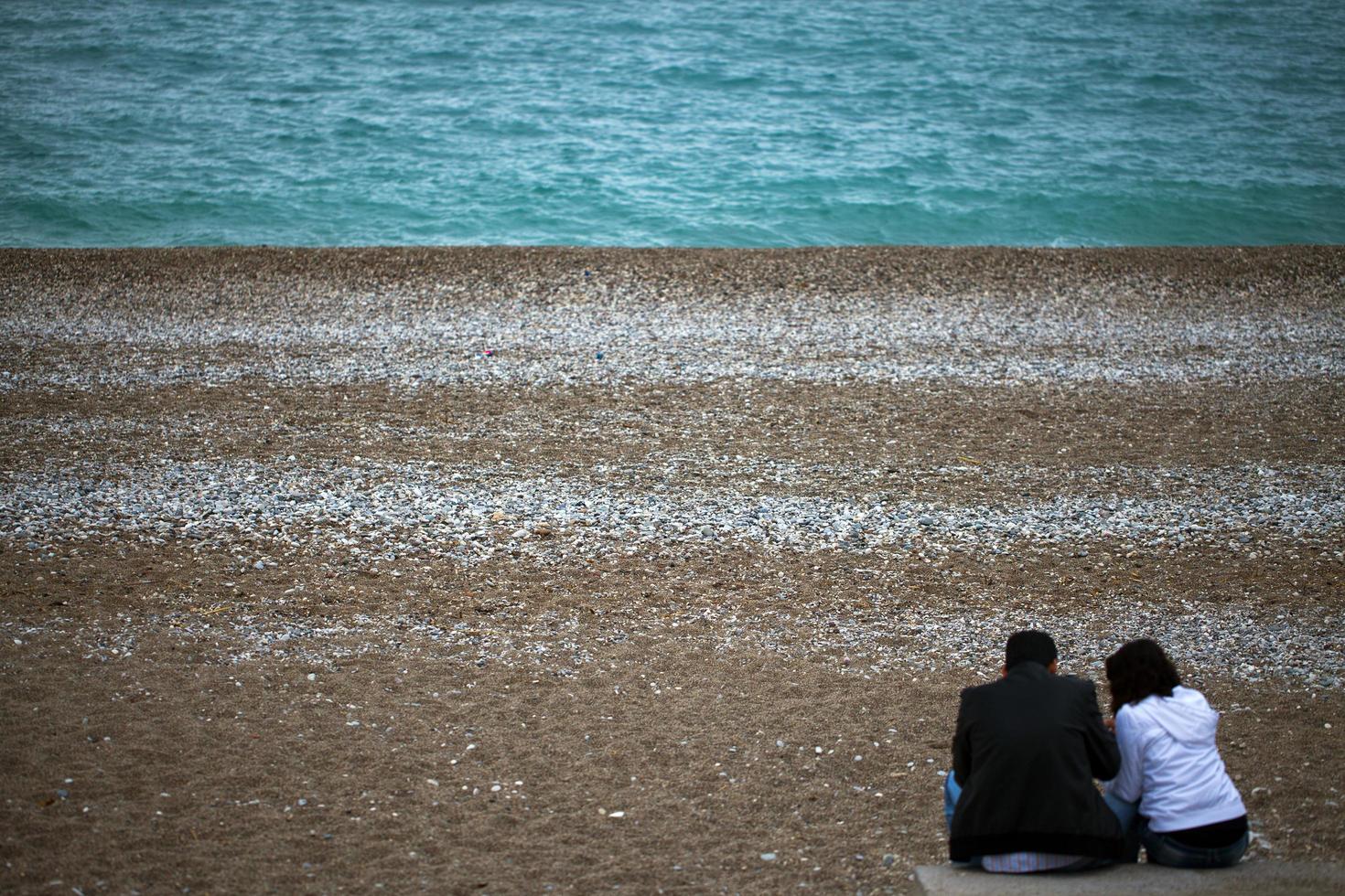 le bord de mer et le concept de vacances des amoureux du couple photo