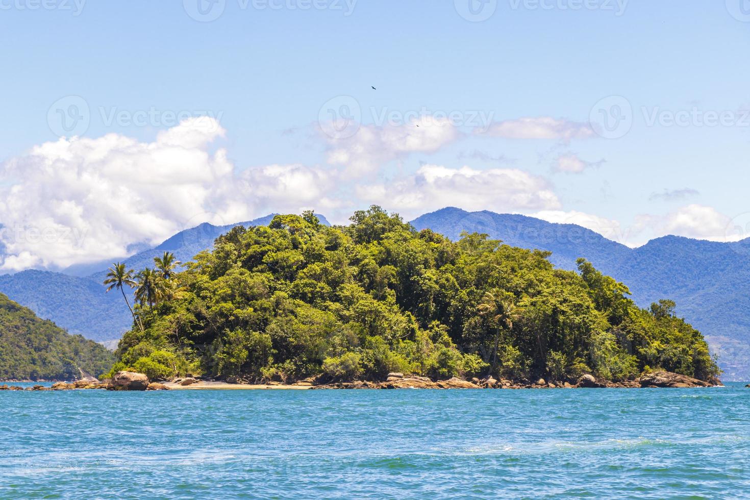 la grande île tropicale ilha grande, angra dos reis brésil. photo