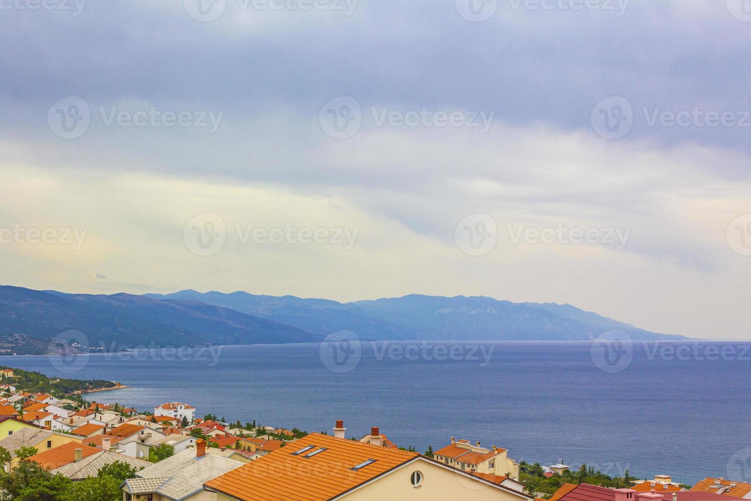 novi vinodolski en croatie un jour de pluie photo