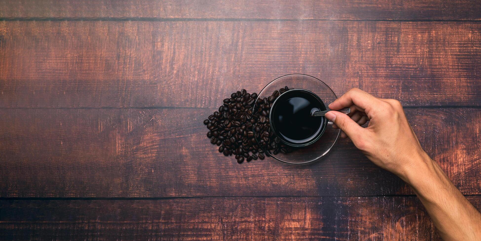 faire du café à la main pour l'énergie photo