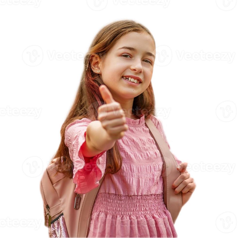 isoler le portrait. adolescente vêtue d'une robe rose avec un sac à dos. photo