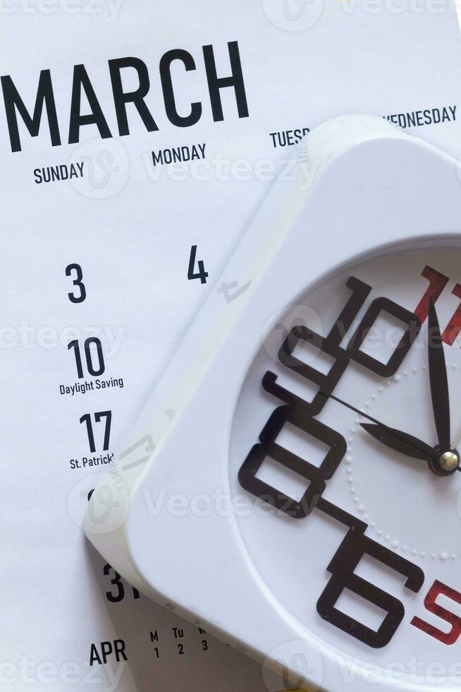 Mars 2020 calendrier avec une l'horloge photo