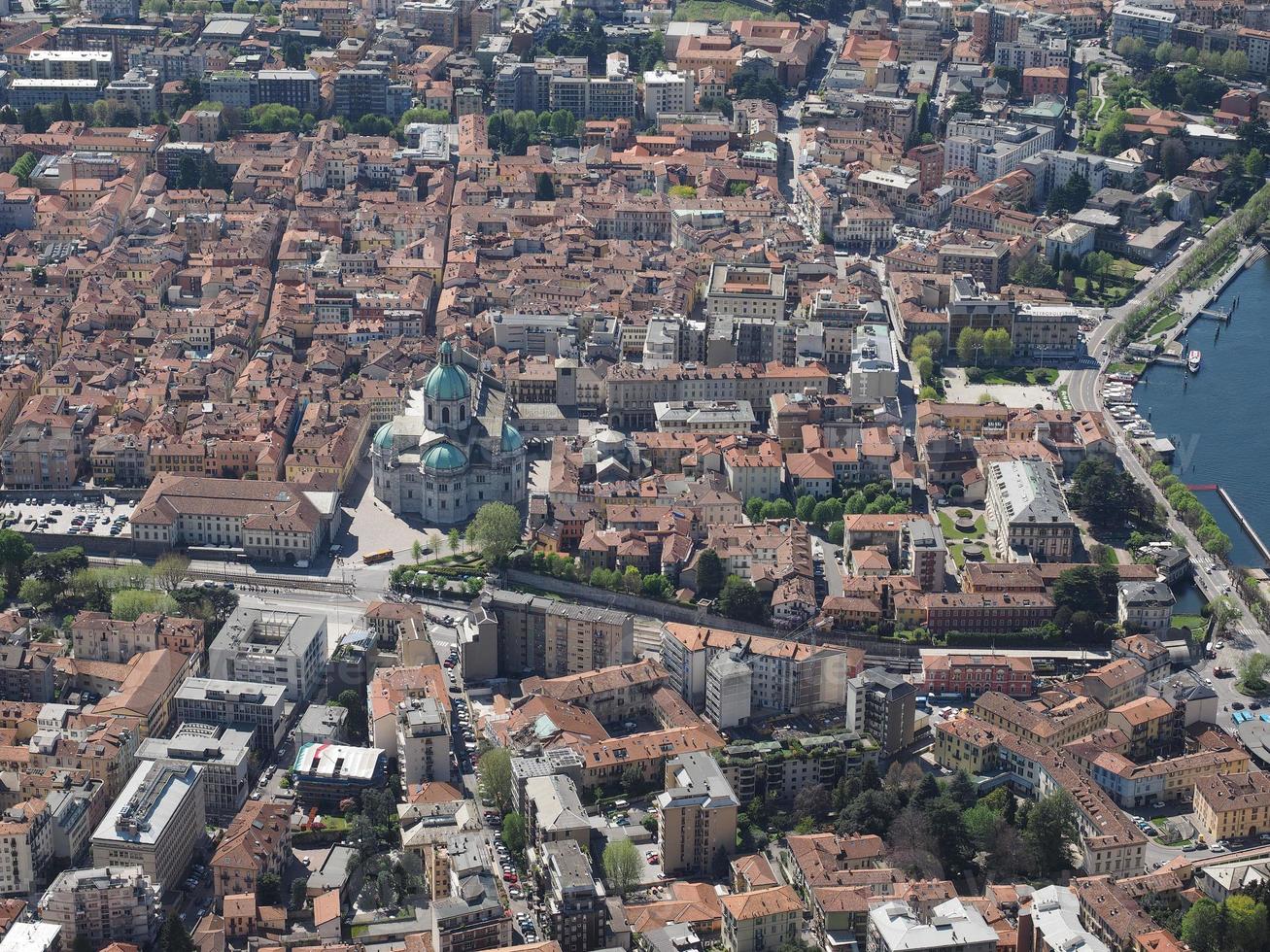 vue aérienne de côme, italie photo