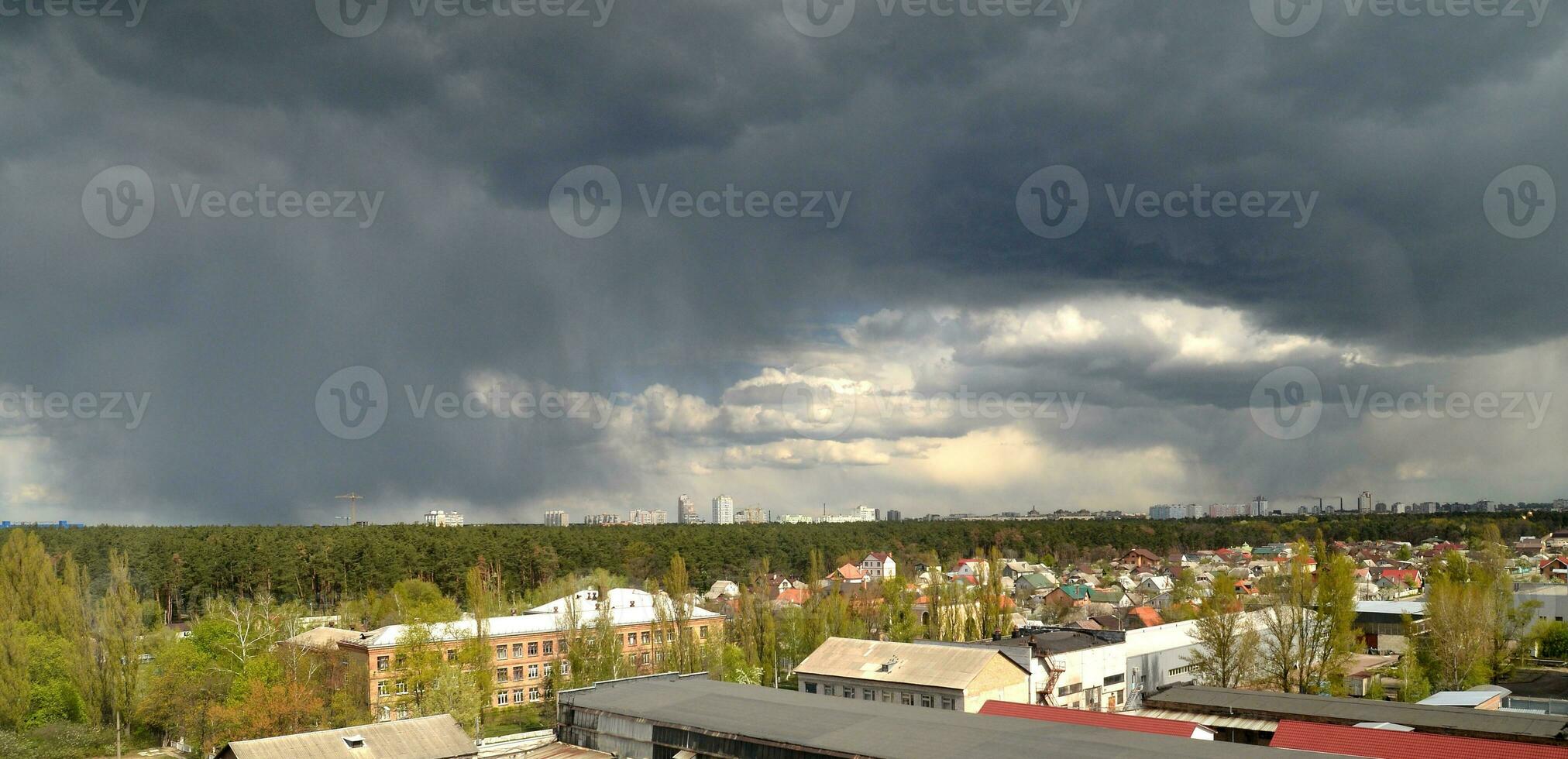 pluie torrentielle plus de le ville photo