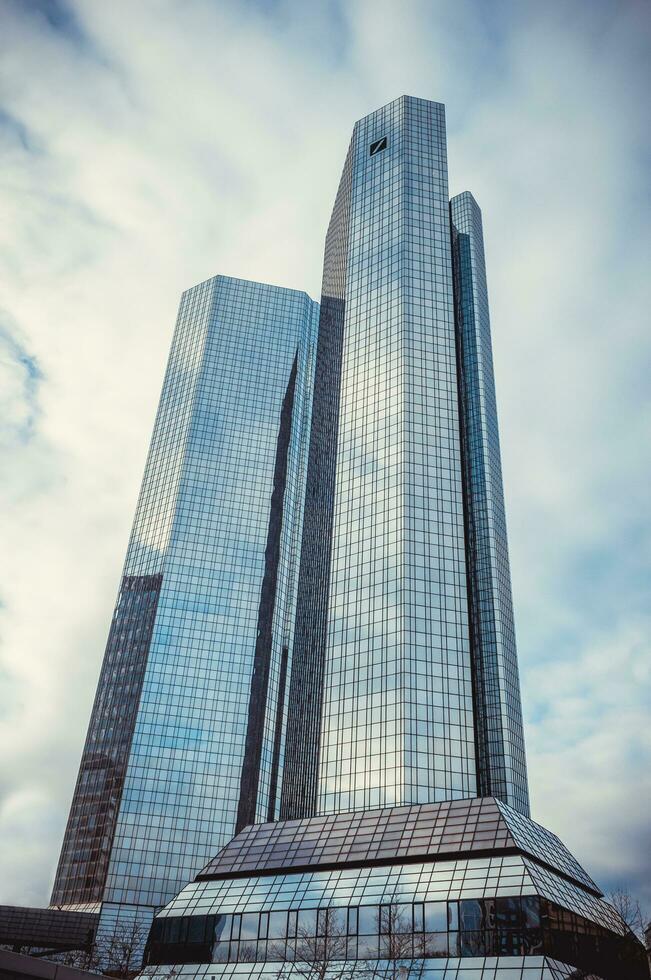 Francfort, Allemagne - déc 25, 2018 - spectaculaire vue sur le deutsche banque bâtiment photo