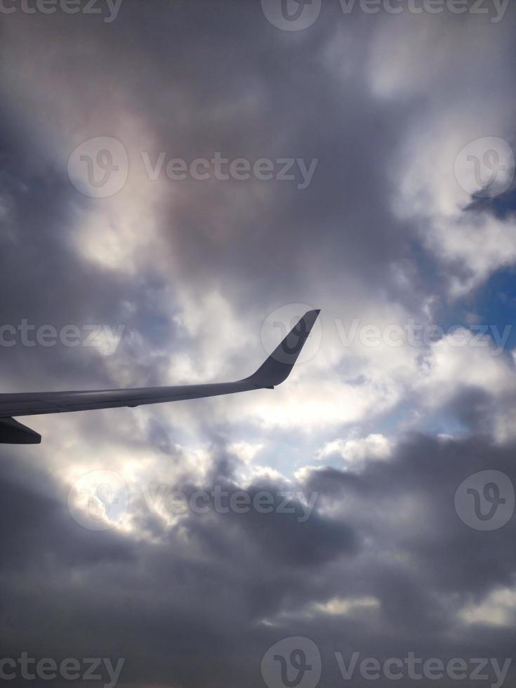 la vue depuis le hublot de l'avion photo