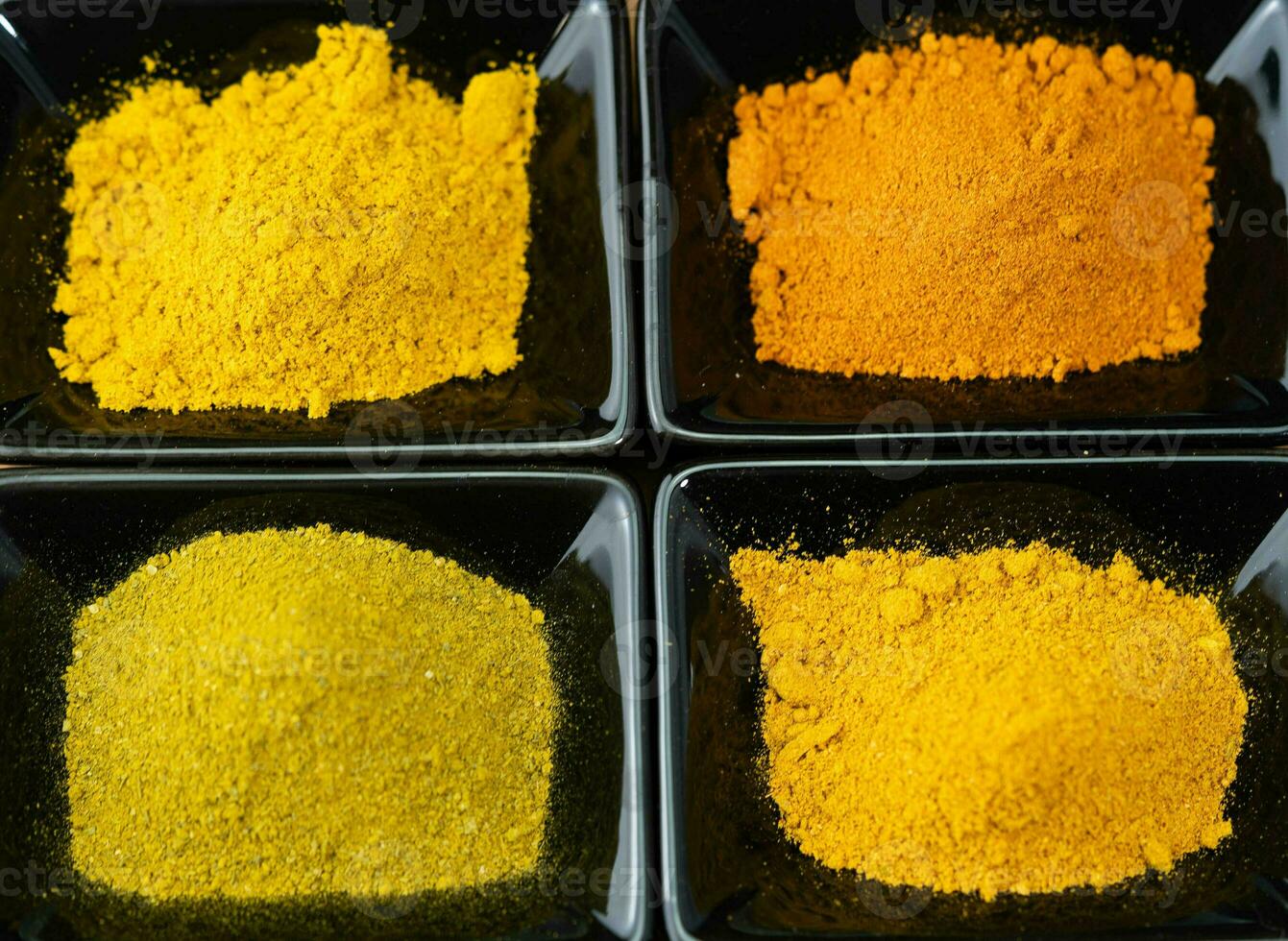 différent sortes de Safran des Indes curcuma longa curry mélanger photo