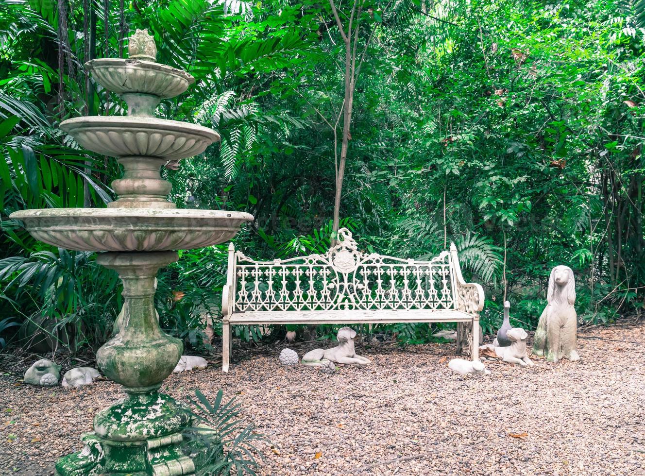 vieux banc de parc - filtre effet vintage photo